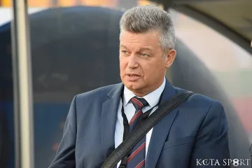 Шефът на футболните съдии бил дебнат от мутри