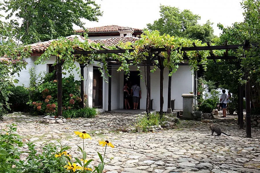 Сопот на бунт срещу кмета