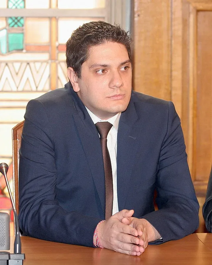 Депутат: Иво Христов може да е чел и други документи