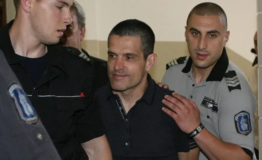 Болен адвокат отложи делото на Брендо