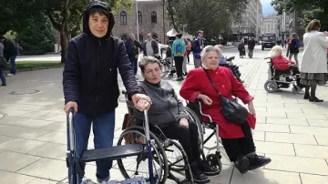 Инвалиди: Училищата са недостъпни за нас