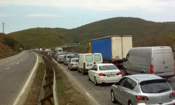 Стесняват движението в тунел "Витиня" днес