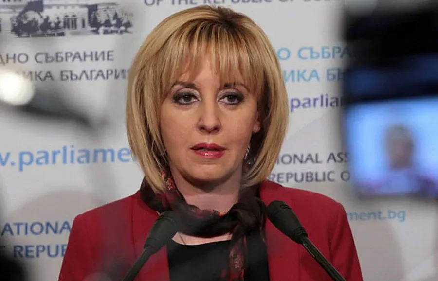 Астролог избрал датата на сватбата на Мая Манолова