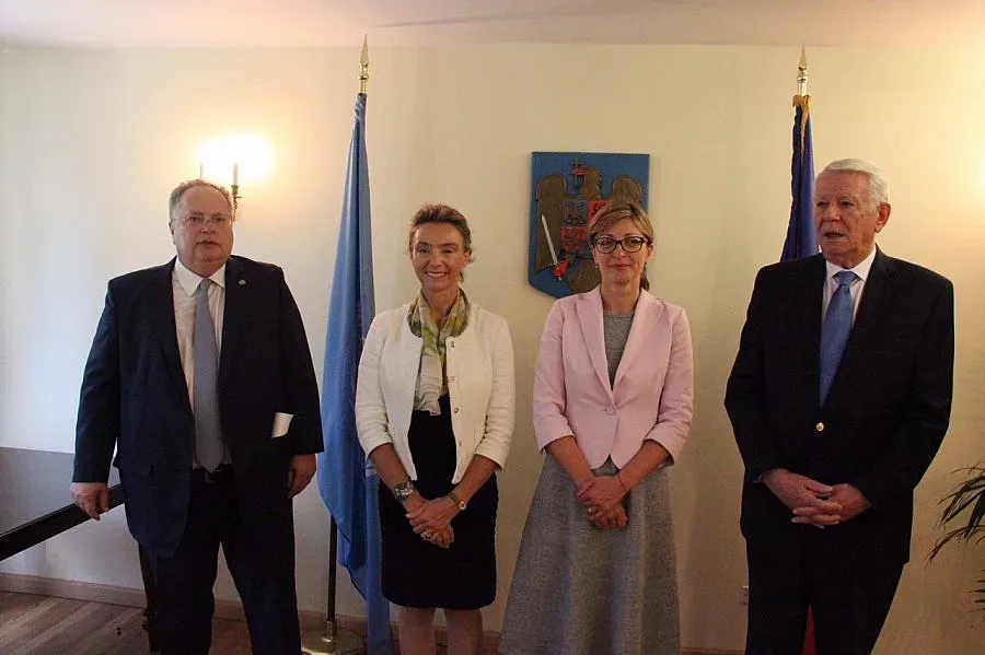 Захариева: Има ревност на Балканите, но може да е и градивна