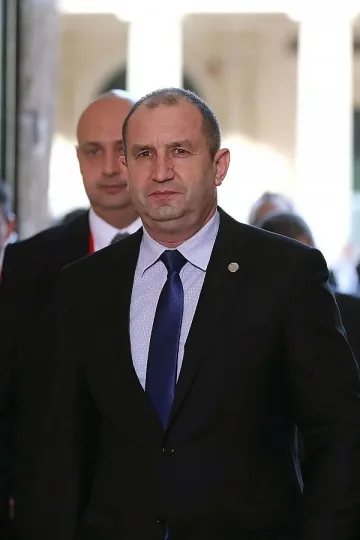 Румен Радев: Независимостта е достойнство и поведение