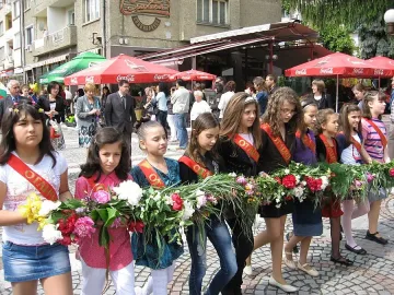 Отпуснаха още 193 455 лв. за стипендии на отличници