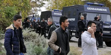 Ограничиха движението на бежанците от центровете