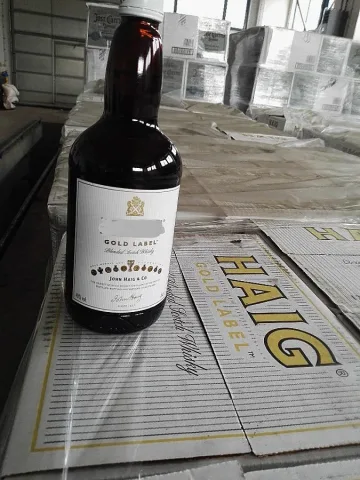 Митничари спипаха нелегален алкохол в Бургас и Русе