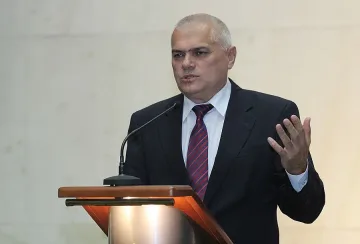 Министър Радев: Няма конфликт между нас и синдикатите