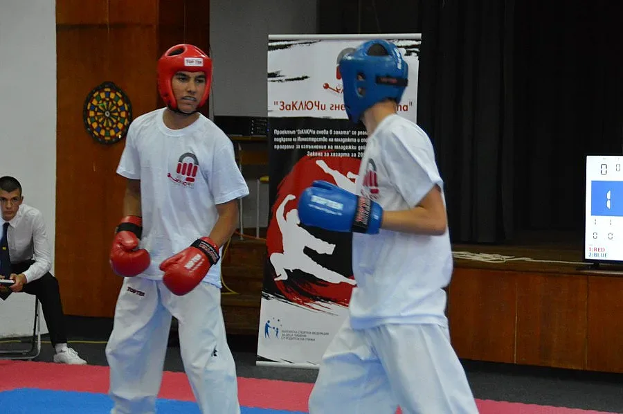 Спортна федерация пази младите от агресията