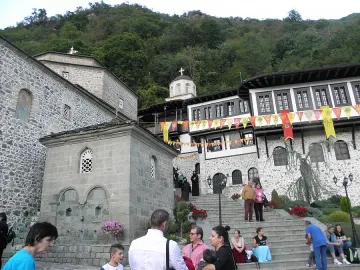 Благодат за България от македонски манастир