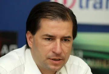 Странният ход на президента с ВАС