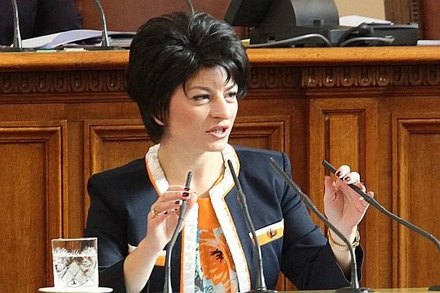 Десислава Атанасова: Разговорът за лобисти стана досаден