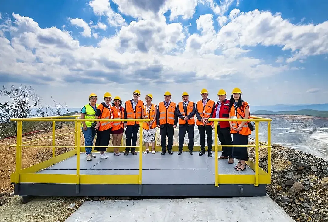 Посланикът на Франция Жоел Мейер посети „Асарел-Медет“