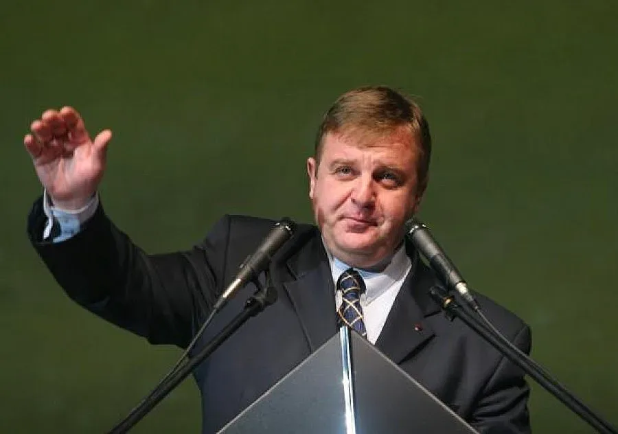 Каракачанов: При отстраняване на нередностите връщаме лиценза на "Емко"