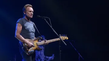 15 000 пяха със Стинг в София