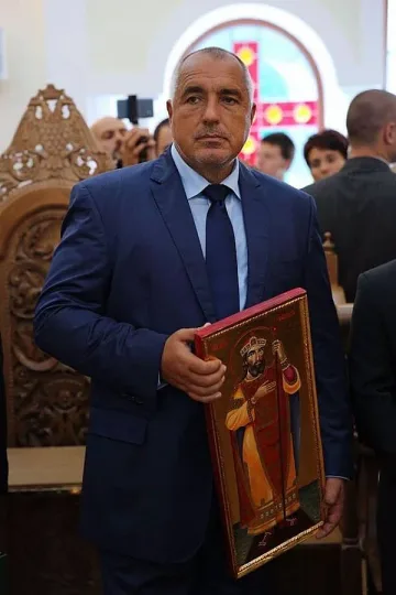 Борисов поздрави столичани и именници за празника