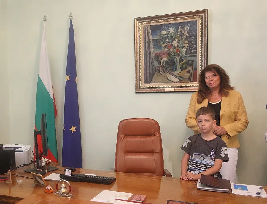 Вицепрезидентът обсъди рекламирането на България със студенти