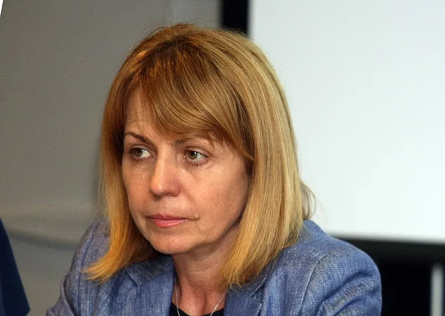 Фандъкова: Ще забраним паркирането на автобуси пред "Александър Невски"