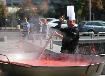 Зарадваха столичани с 1,2 тона лютеница