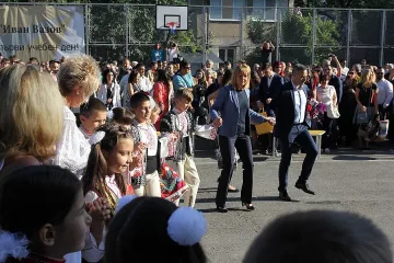 Фандъкова пожела на родителите да са "любопитни изследователи"