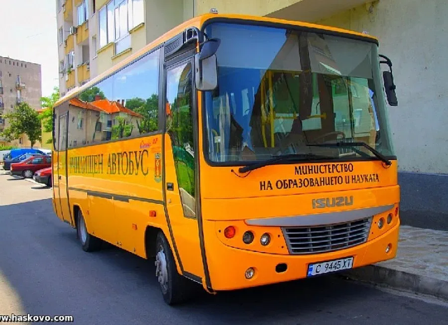 Извънредни проверки на училищните автобуси