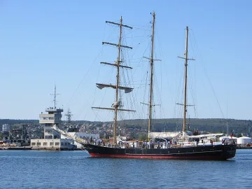 Легендата „Калиакра" вдигна котва за юбилея на БМФ