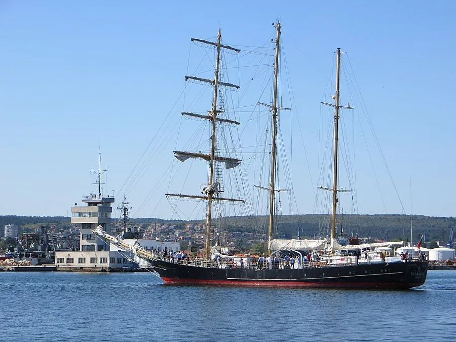 Легендата „Калиакра" вдигна котва за юбилея на БМФ