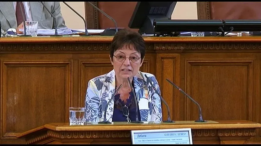 БСП: Законът за образованието предизвика хаос