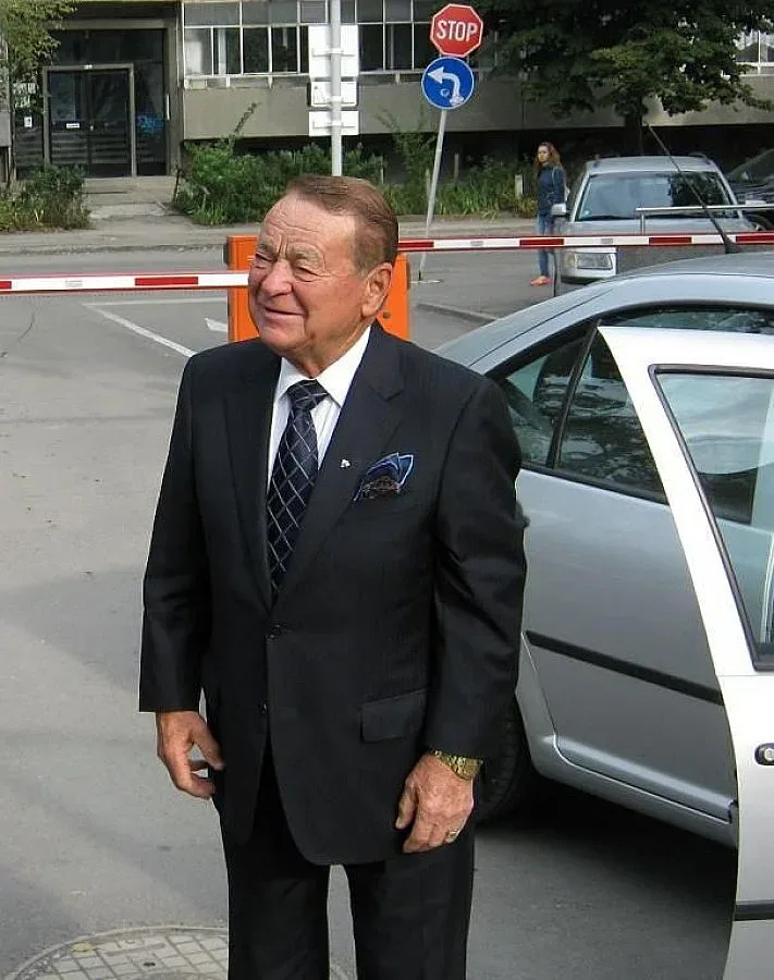 Много труд, млада жена и нашенско вино ме държат във форма