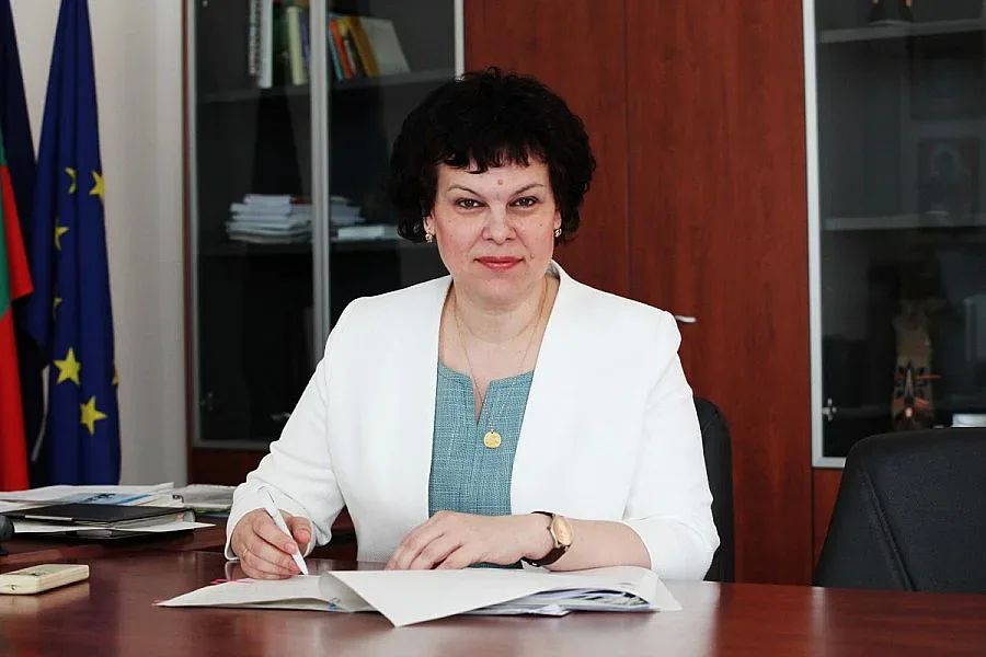 Продължават да търсят учители за страната