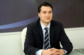 Нинова нямала търпение да се върне в парламента