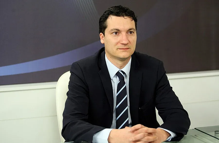 Нинова нямала търпение да се върне в парламента