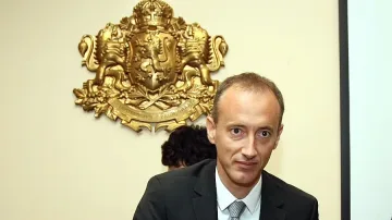 Министър Вълчев: Откриваме децата, но ги няма родителите