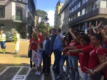 Фандъкова обновява пешеходни пътеки за 15 септември