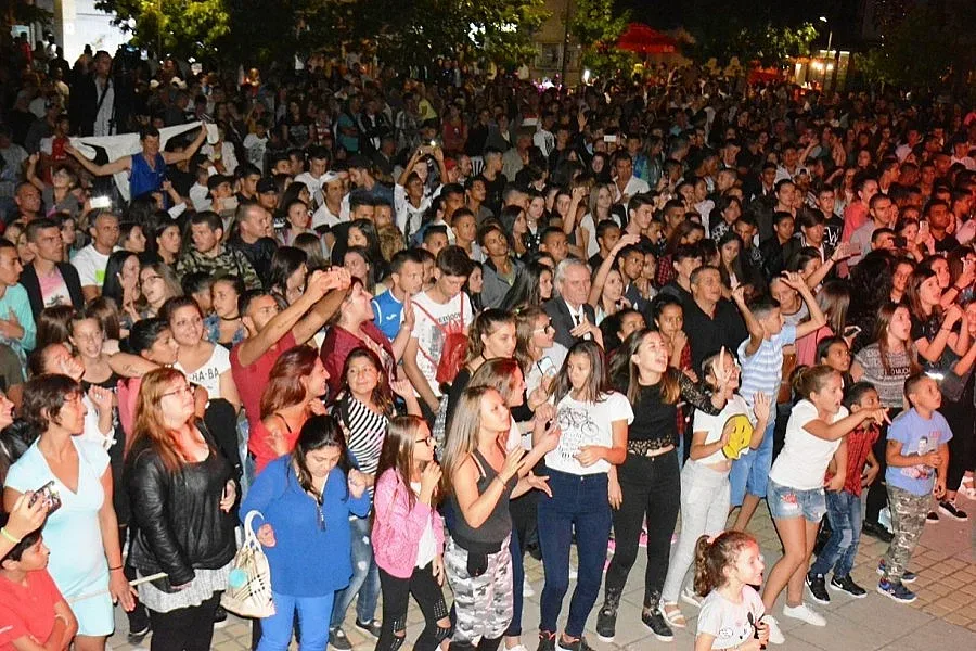  Над 15 000 празнуваха в Симитли