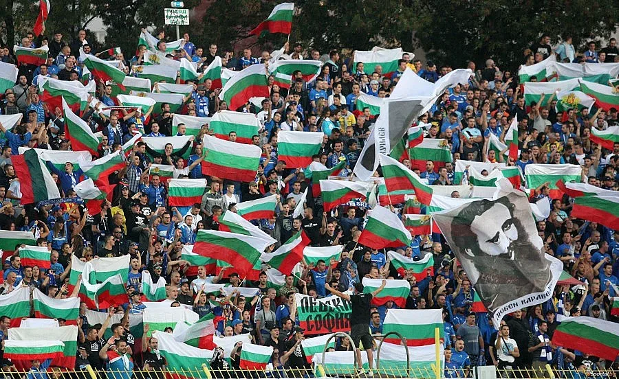 Колко малко му трябва на "синия" фен