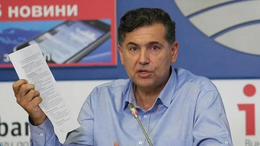 Уволненият шеф на СМГ: Четвърти ден си чакам заповедта за отстраняване