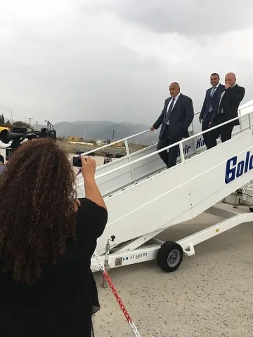 Премиерът кацна по вода в Кавала