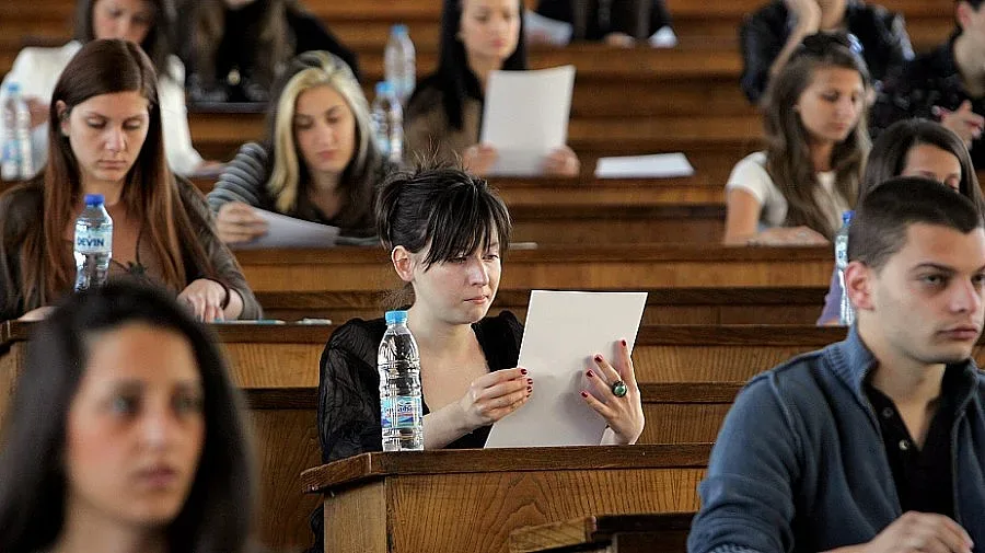 Скок на таксите за учебната 2017-2018 г. с 13,6% средно