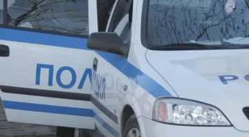 Издирват убиеца, намушкал съпругата си в Пещера