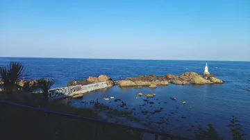 Канализацията продължава да се излива в морето край Ахтопол