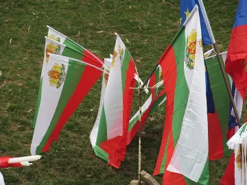 Опъват 300 знамена за Съединението