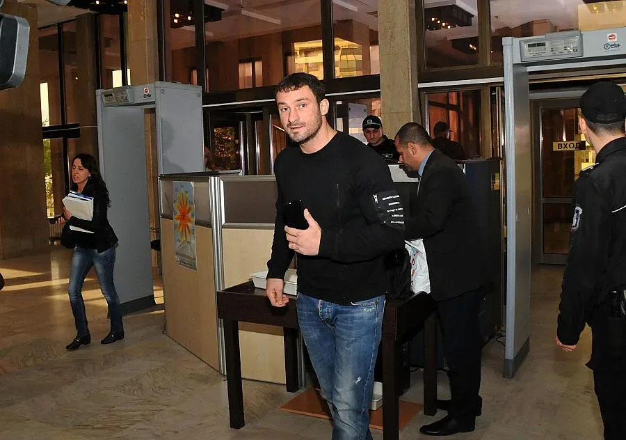 Пуснаха Перата срещу 2 бона гаранция