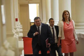 СРС и доброволни сътрудници притесняват Цацаров