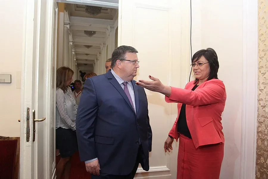 Цацаров призова Нинова да намери общ език с ГЕРБ за антикорупционния закон
