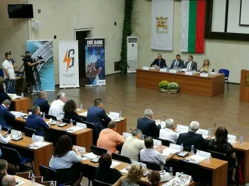 СЪБИТИЕТО НА "СТАНДАРТ" В БЛАГОЕВГРАД: СТАРТИРА ДИСКУСИЯТА ЗА ТРАСЕТО НА "СТРУМА" ПРЕЗ КРЕСНА