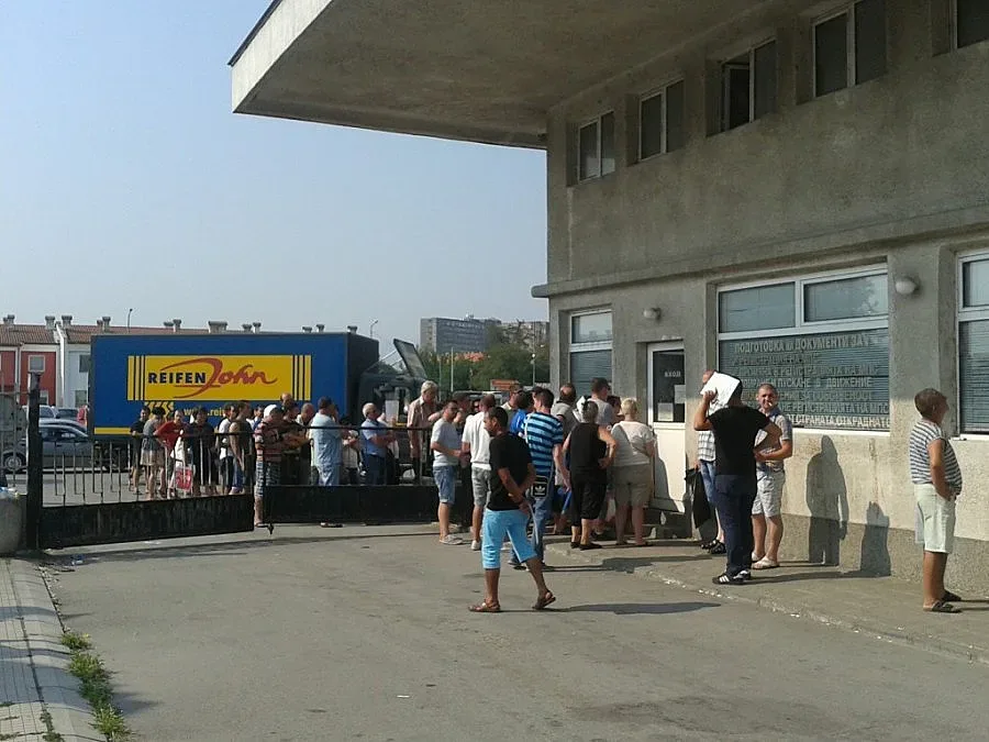 КАТ: Регистрираме коли само до 16,00 часа днес