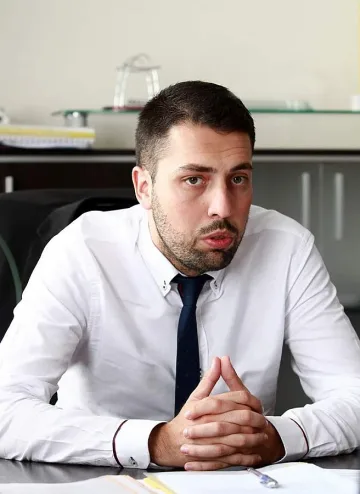 Край на паркирането по тротоарите в София