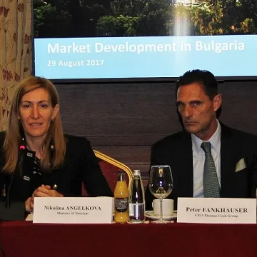  Thomas Cook довели у нас 400 000 туристи